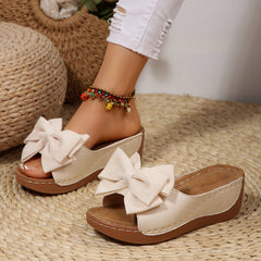 Bootara Women’s Liora Bow Flower Platform Wedge Slide Sandals – Peep-Toe Wide Strap Summer Slides (US 5–10.5)