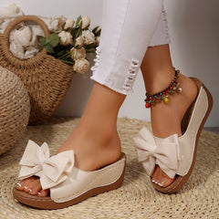Bootara Women’s Liora Bow Flower Platform Wedge Slide Sandals – Peep-Toe Wide Strap Summer Slides (US 5–10.5)
