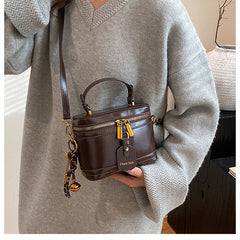 Bootara Women’s Premium Vintage Bucket Bag - Retro Chic Top Handle Crossbody Purse for Stylish Casual Use