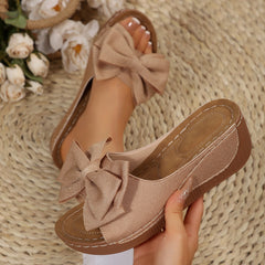 Bootara Women’s Liora Bow Flower Platform Wedge Slide Sandals – Peep-Toe Wide Strap Summer Slides (US 5–10.5)