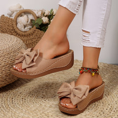Bootara Women’s Liora Bow Flower Platform Wedge Slide Sandals – Peep-Toe Wide Strap Summer Slides (US 5–10.5)