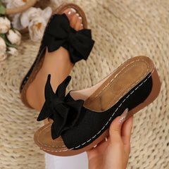 Bootara Women’s Liora Bow Flower Platform Wedge Slide Sandals – Peep-Toe Wide Strap Summer Slides (US 5–10.5)