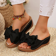 Bootara Women’s Liora Bow Flower Platform Wedge Slide Sandals – Peep-Toe Wide Strap Summer Slides (US 5–10.5)