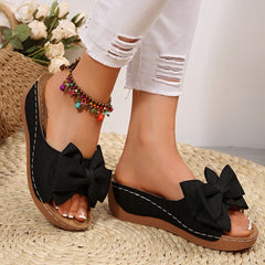 Bootara Women’s Liora Bow Flower Platform Wedge Slide Sandals – Peep-Toe Wide Strap Summer Slides (US 5–10.5)