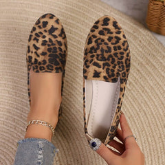 Bootara Women's Plus Size Pointed-Toe Slip-On Loafers Casual Flat Comfort Shoes