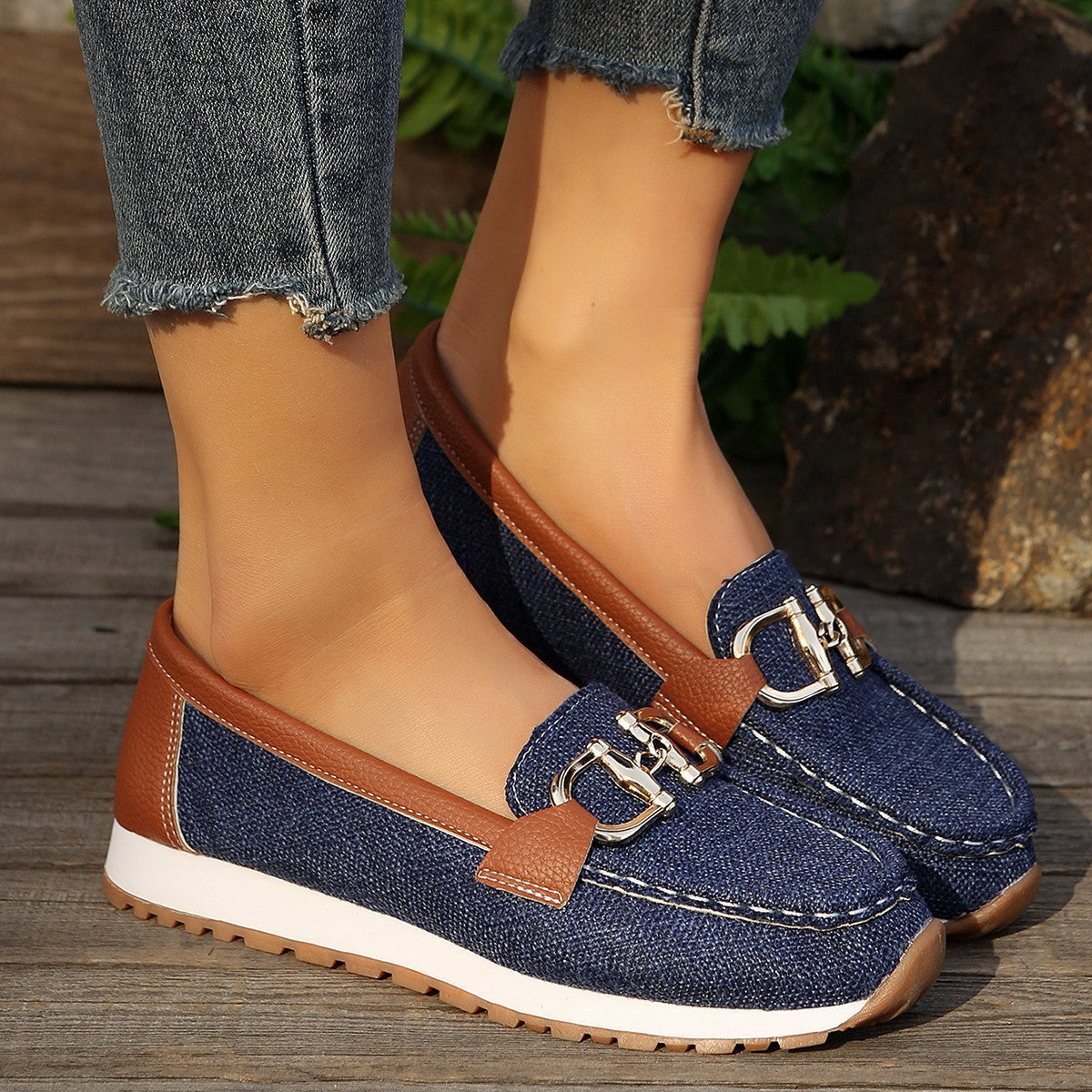 Bootara Women's Plus Size Flat Round-Toe Loafers Chain Buckle Slip-On Shoes