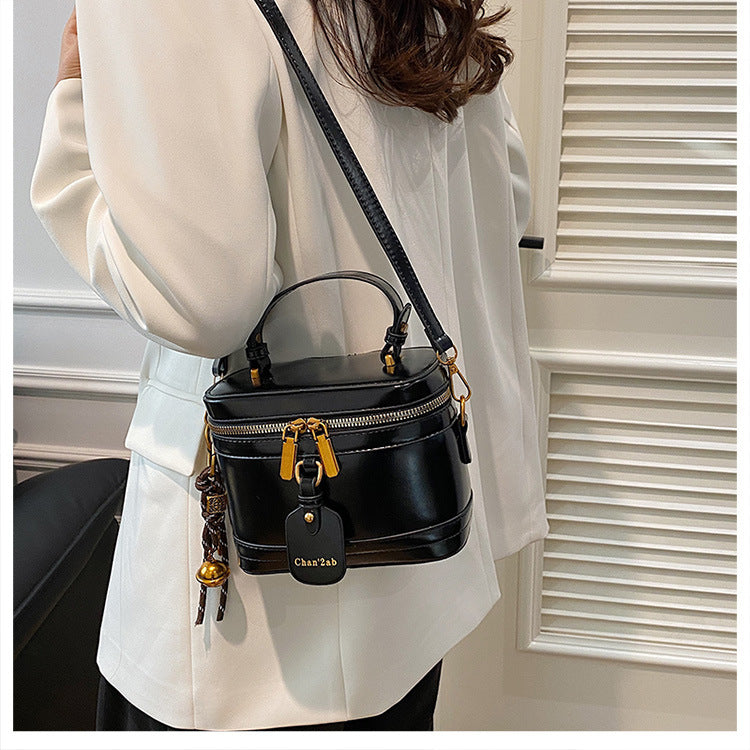 Bootara Women’s Premium Vintage Bucket Bag - Retro Chic Top Handle Crossbody Purse for Stylish Casual Use