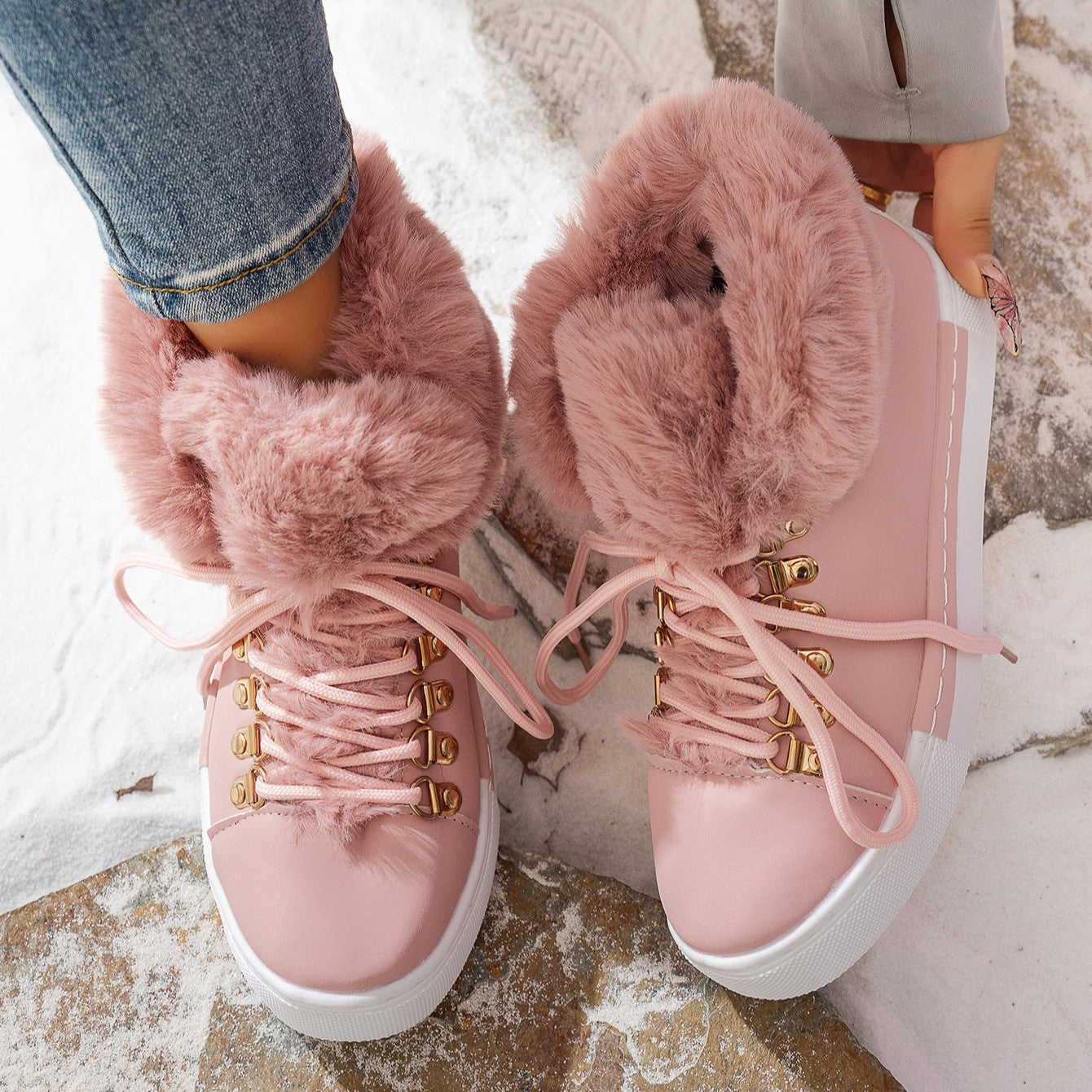 Bootara Women's Heritage Plush Snow Boot - Platform Winter Boots with Faux Fur Lining & Classic Lace-Up Design (US 5-10.5)