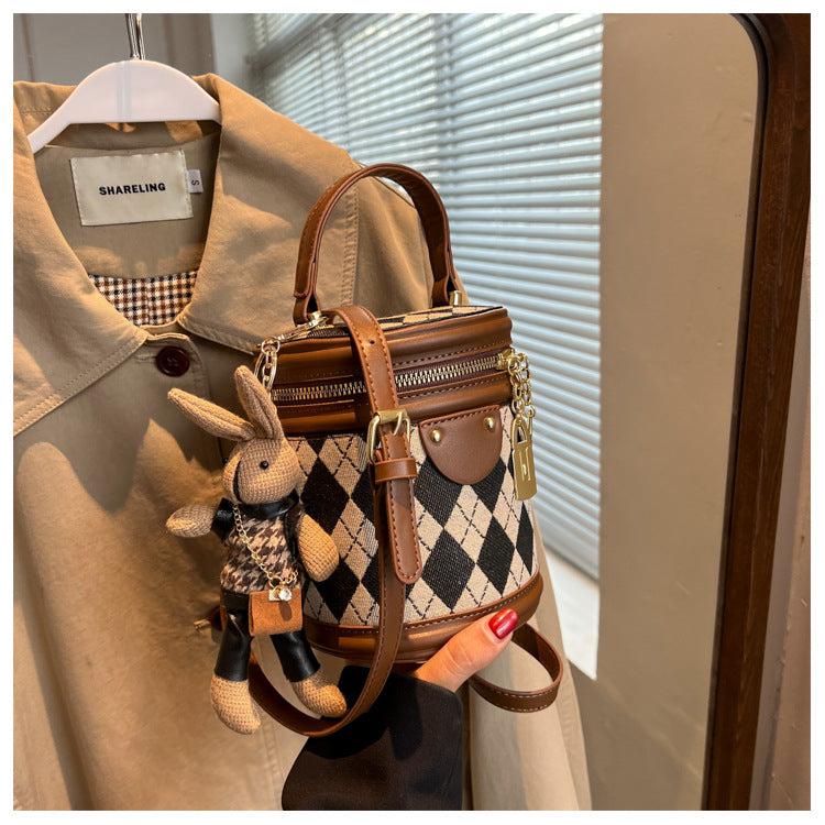 Bootara Women‘s Artisan Quilted Crossbody Bag Vintage Bunny Charm Bucket Tote