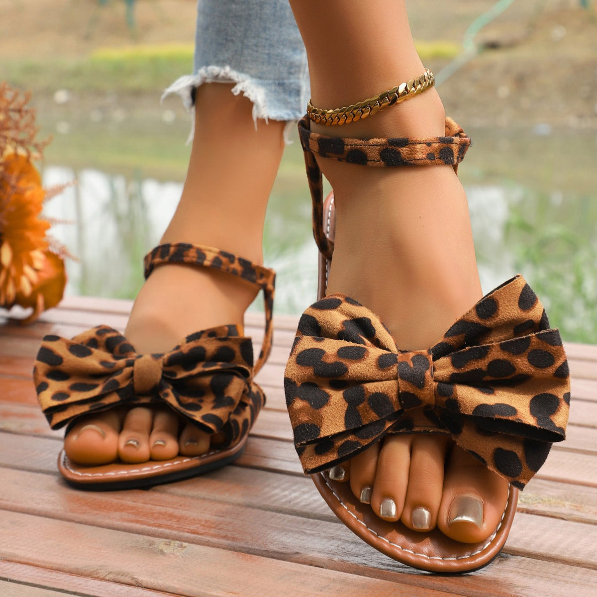 Bootara Women’s Grace Flat Sandals – Bow Detail Soft Sole Casual Beach Sandals (US 5–8.5)
