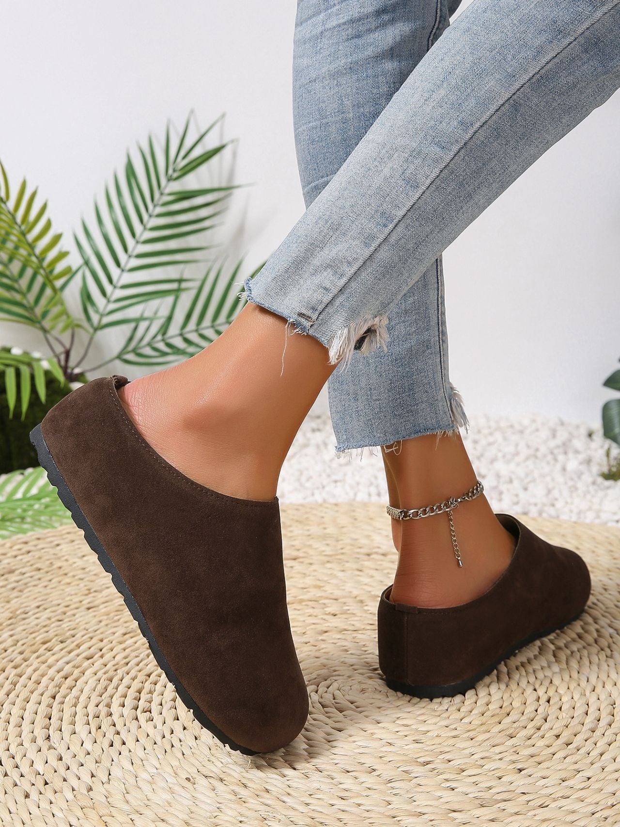 Bootara Women's Plus Size Suede Mules Casual Slip-On Closed-Toe Spring Loafers Anti-Slip Backless Slippers