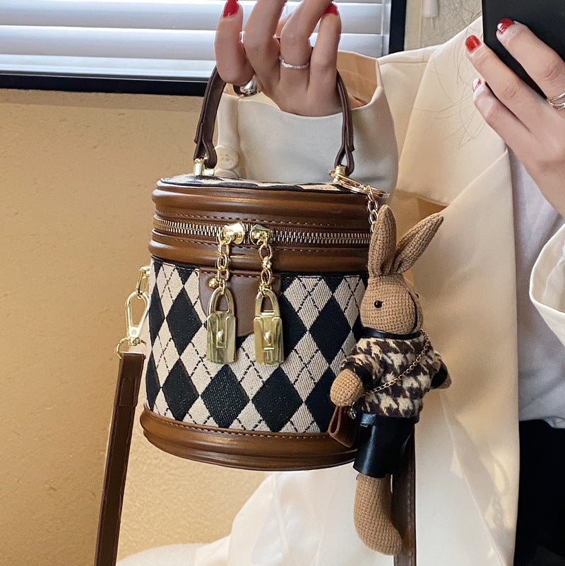 Bootara Women‘s Artisan Quilted Crossbody Bag Vintage Bunny Charm Bucket Tote