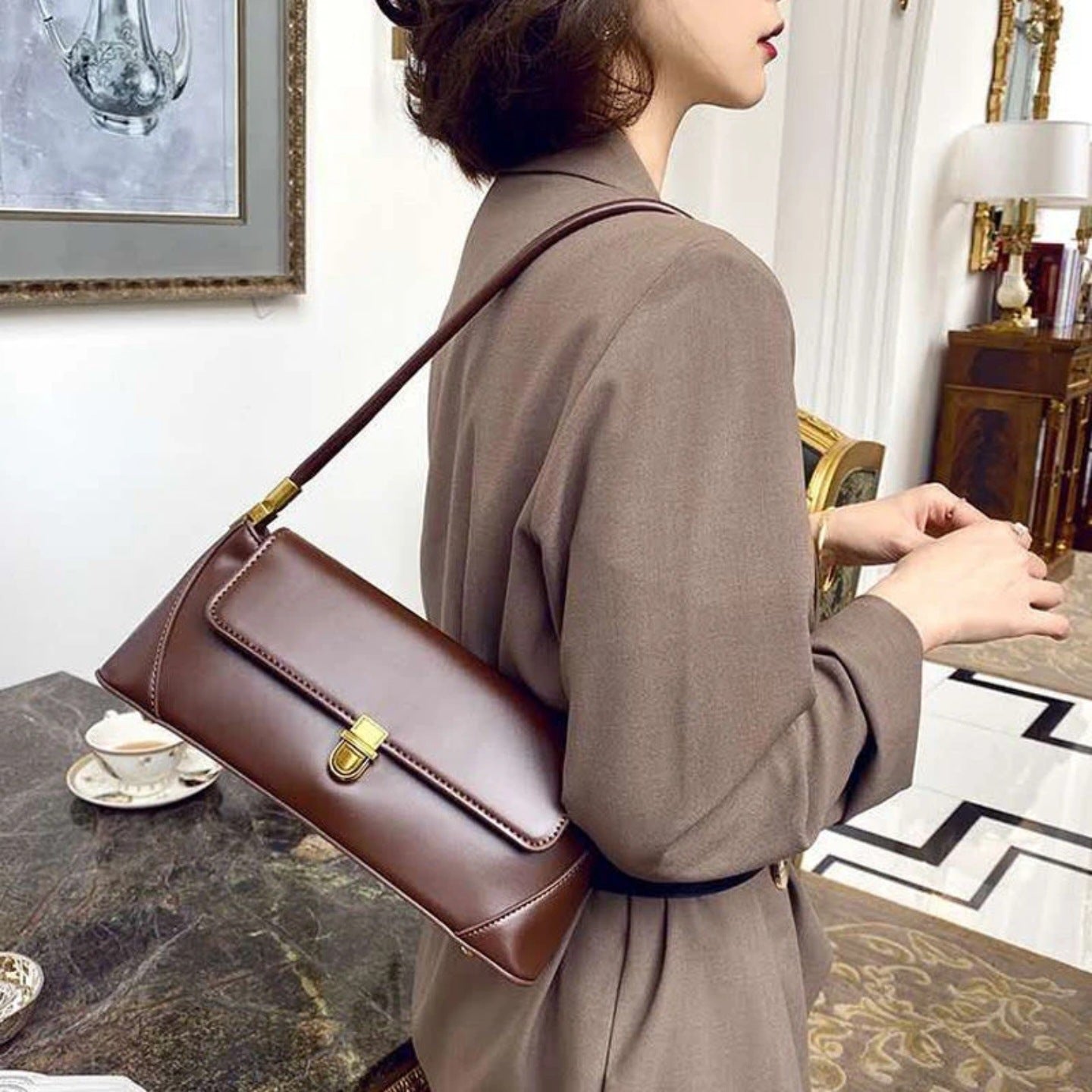 Bootara Women's Parisian Baguette Satchel – Vintage Underarm Bag with Convertible Strap & Timeless Textured Leather