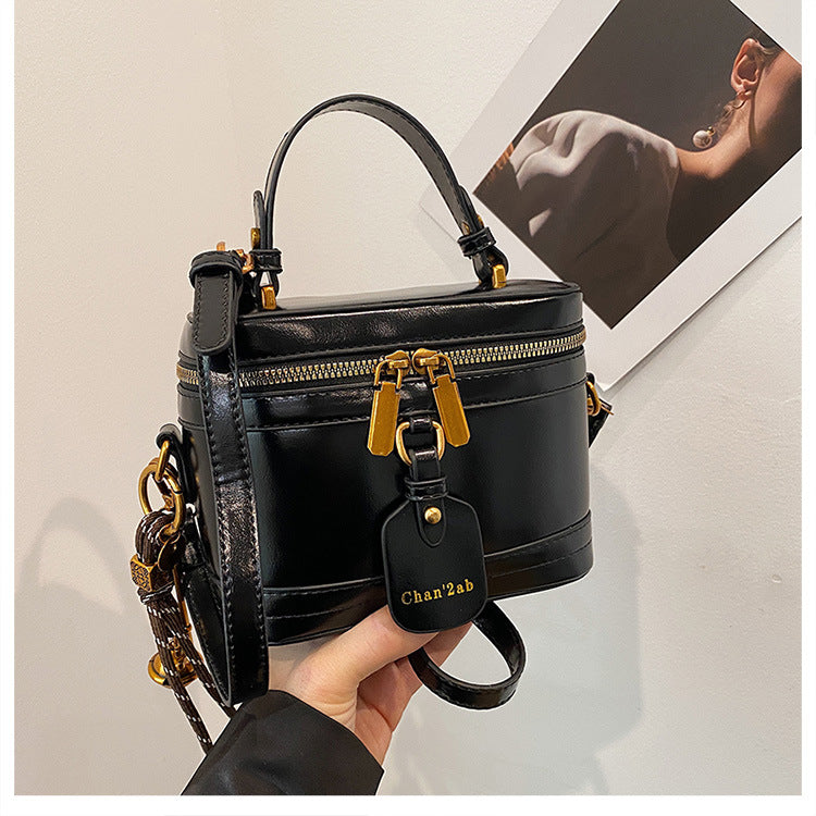 Bootara Women’s Premium Vintage Bucket Bag - Retro Chic Top Handle Crossbody Purse for Stylish Casual Use