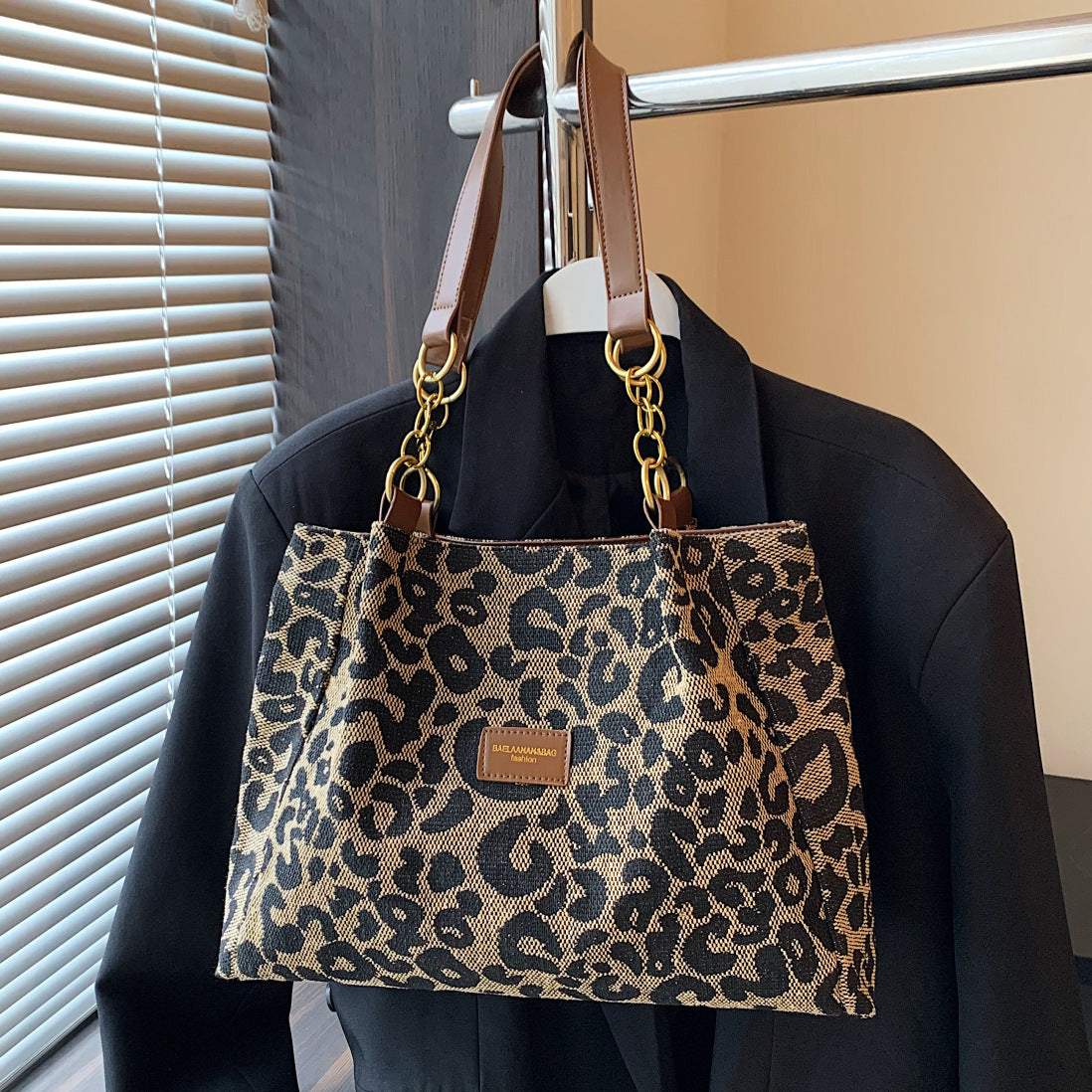 Bootara Women‘s Vintage Leopard Print Commuter Tote Spacious Work-to-Weekend Shoulder Bag