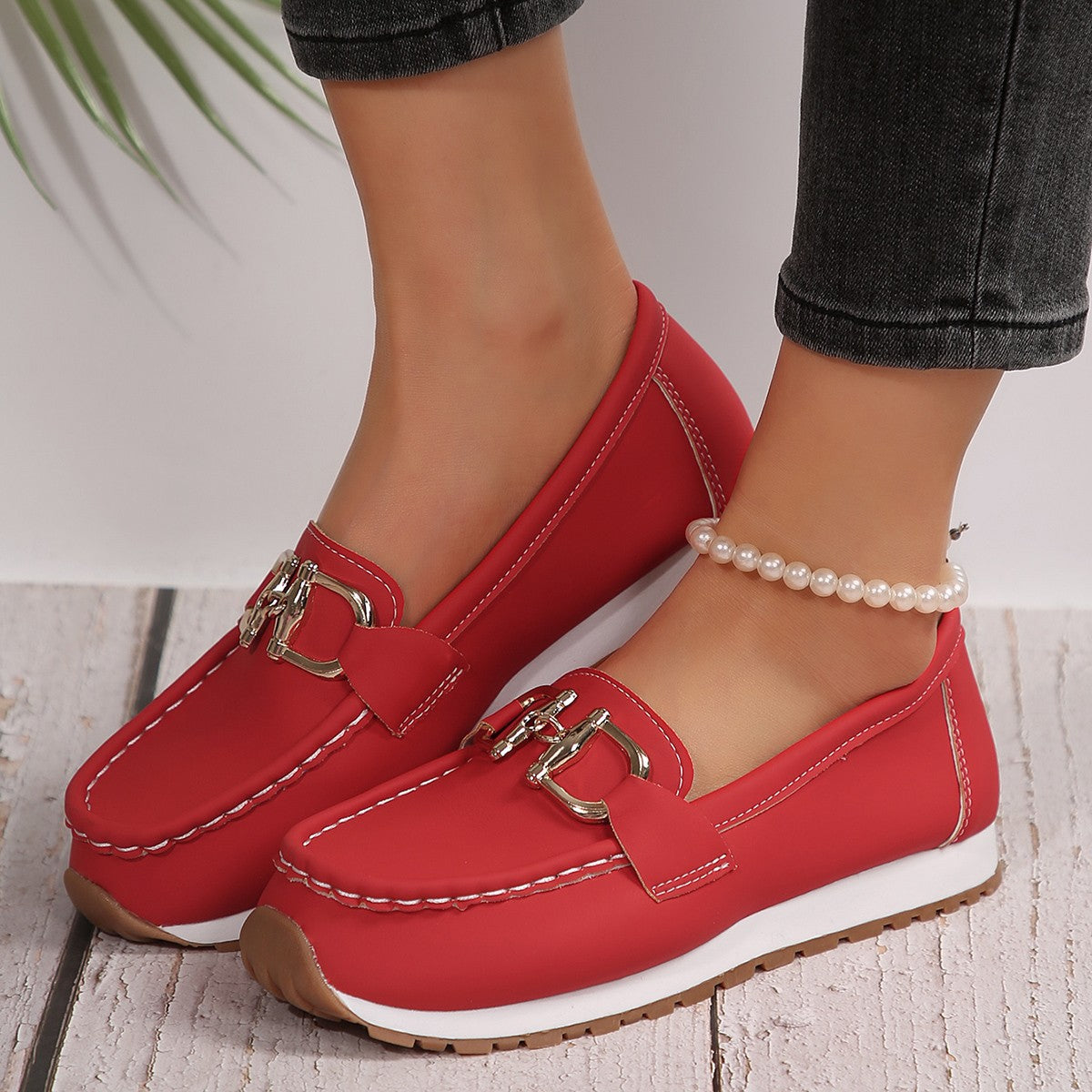 Bootara Women's Plus Size Flat Round-Toe Loafers Chain Buckle Slip-On Shoes