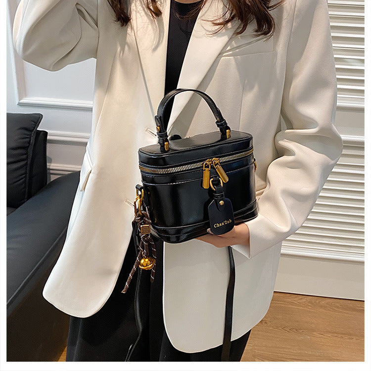 Bootara Women’s Premium Vintage Bucket Bag - Retro Chic Top Handle Crossbody Purse for Stylish Casual Use