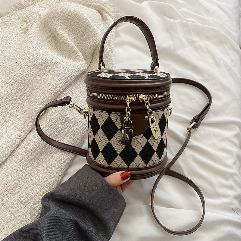 Bootara Women‘s Artisan Quilted Crossbody Bag Vintage Bunny Charm Bucket Tote