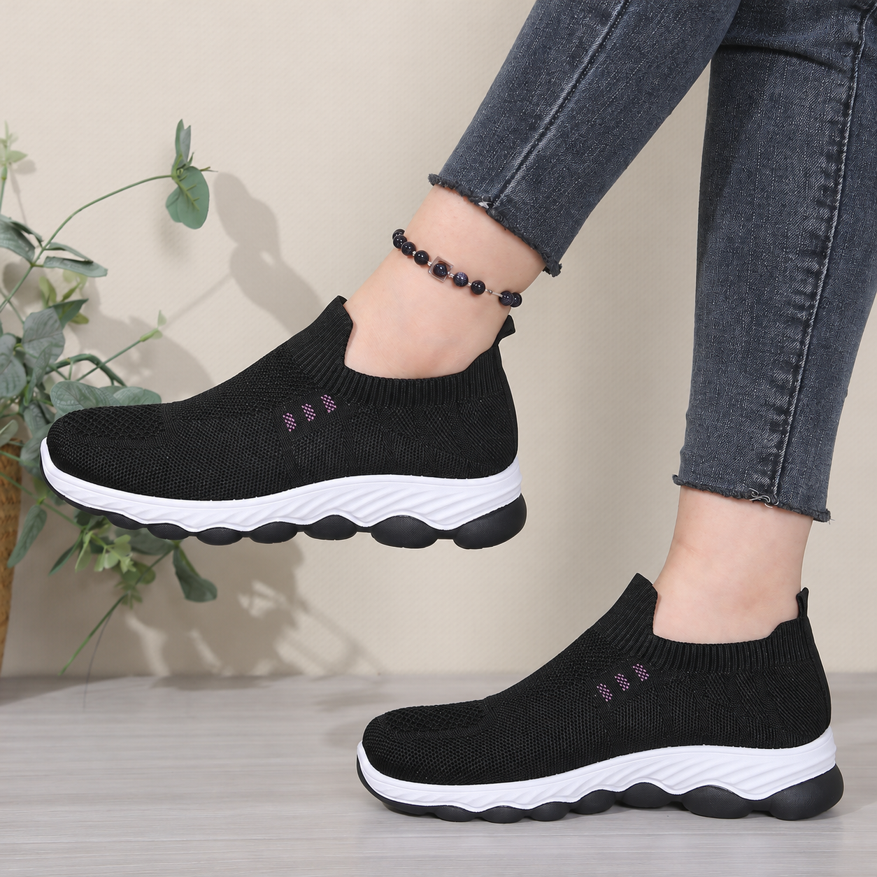 Bootara Avenleigh Black knit slip-on sneakers - detail 1