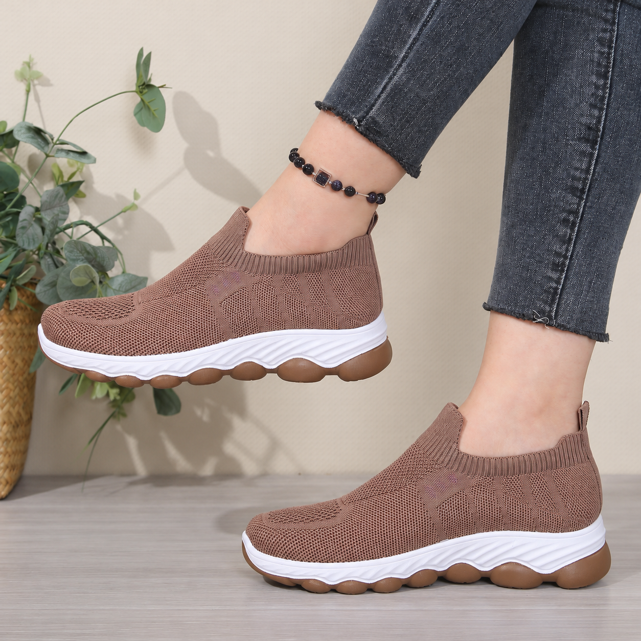 Bootara Avenleigh Brown knit slip-on sneakers - detail 1