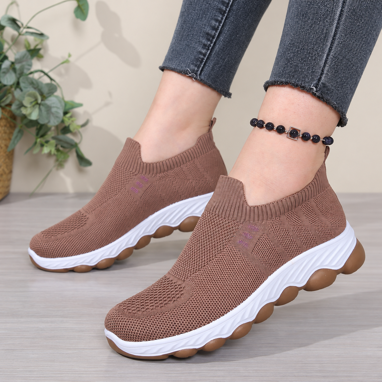 Bootara Avenleigh Brown knit slip-on sneakers - detail 2
