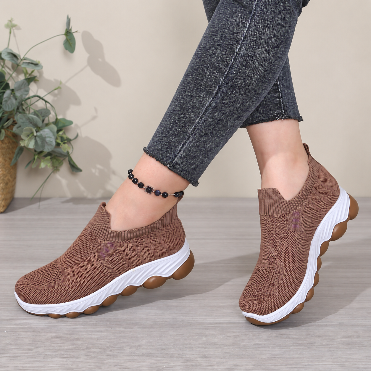 Bootara Avenleigh Brown knit slip-on sneakers - detail 3
